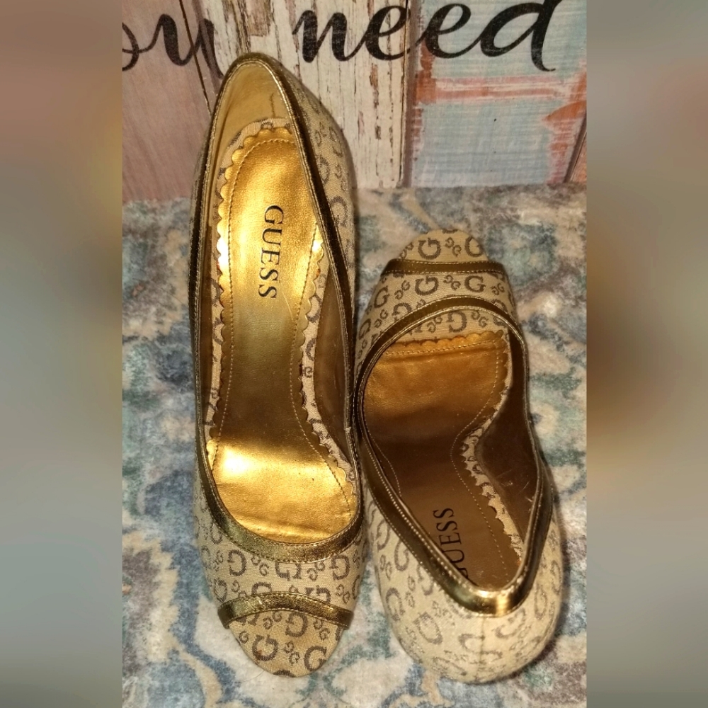 Classic color guess heels
